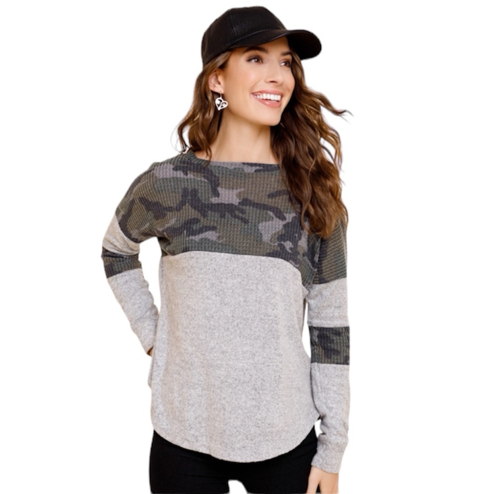 Francesca’s ALYA Mixed Waffle Camo Top